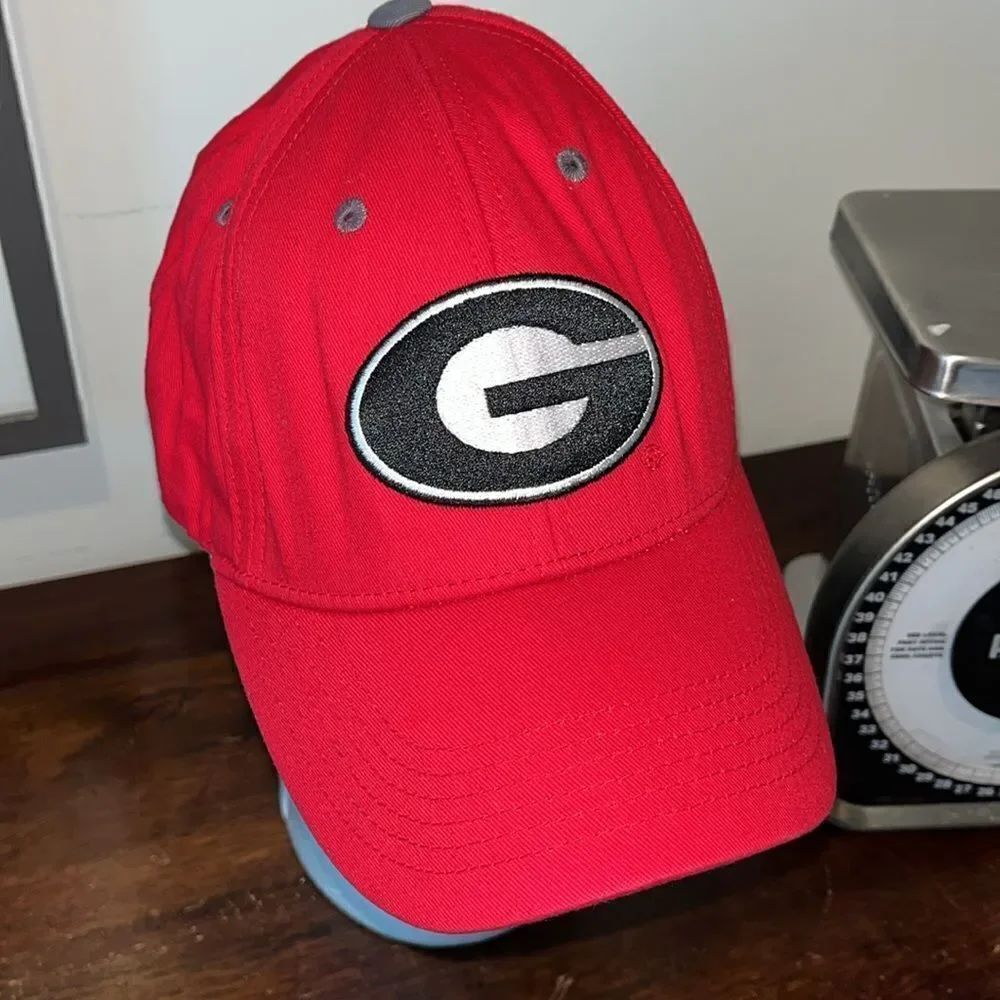 Red creased Georgia Bulldogs UGA Football Snapback Velcro strap adjustable Cap